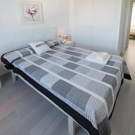 Vistas Al Mar Y La Piscina Διαμέρισμα Arenal d'en Castell